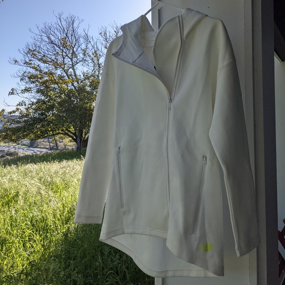 Cool NWT New Balance Athleisure Hooded Jacket - Picture 8 of 12
